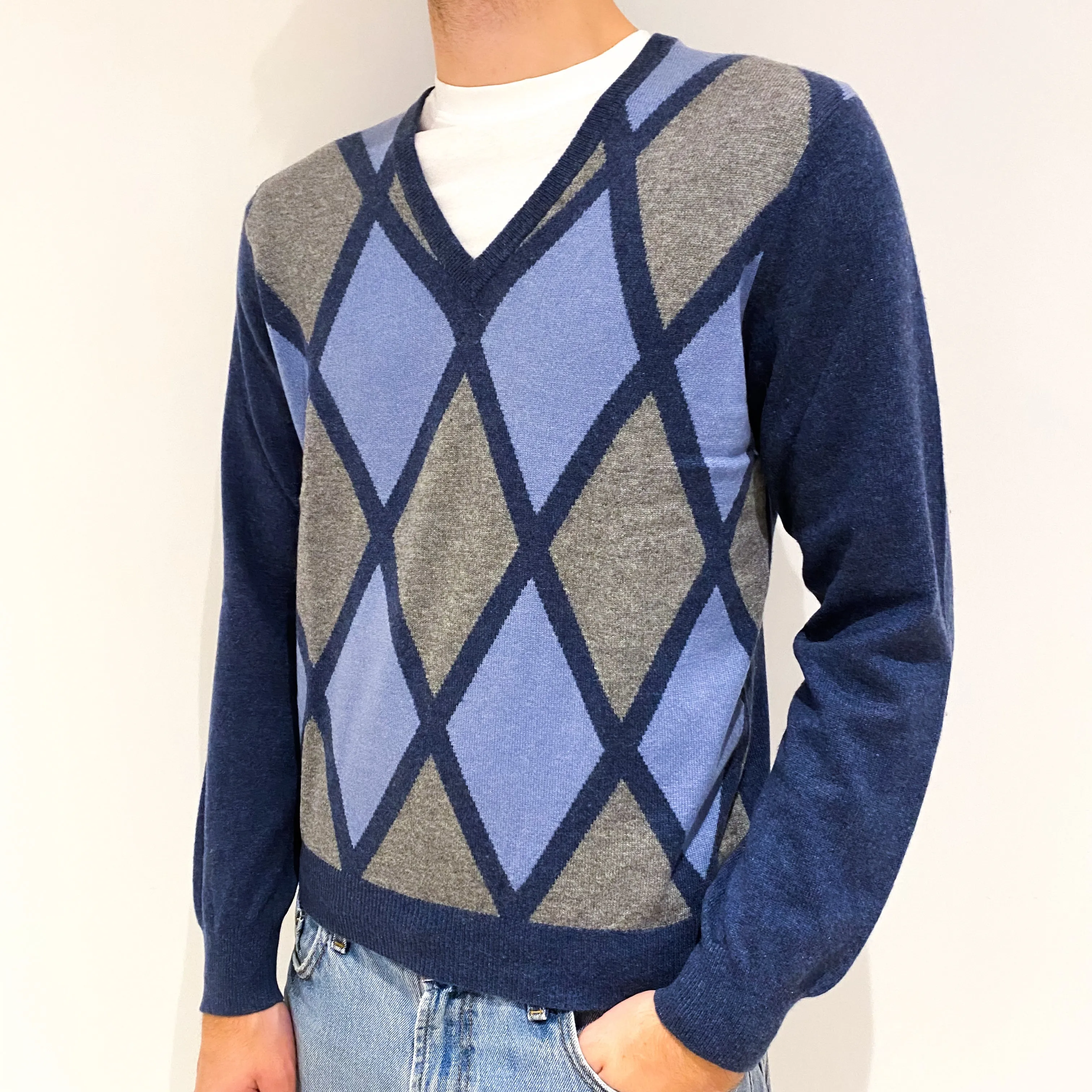 Men's Blue Grey Diamond Pattern Cashmere V-Neck Jumper Medium