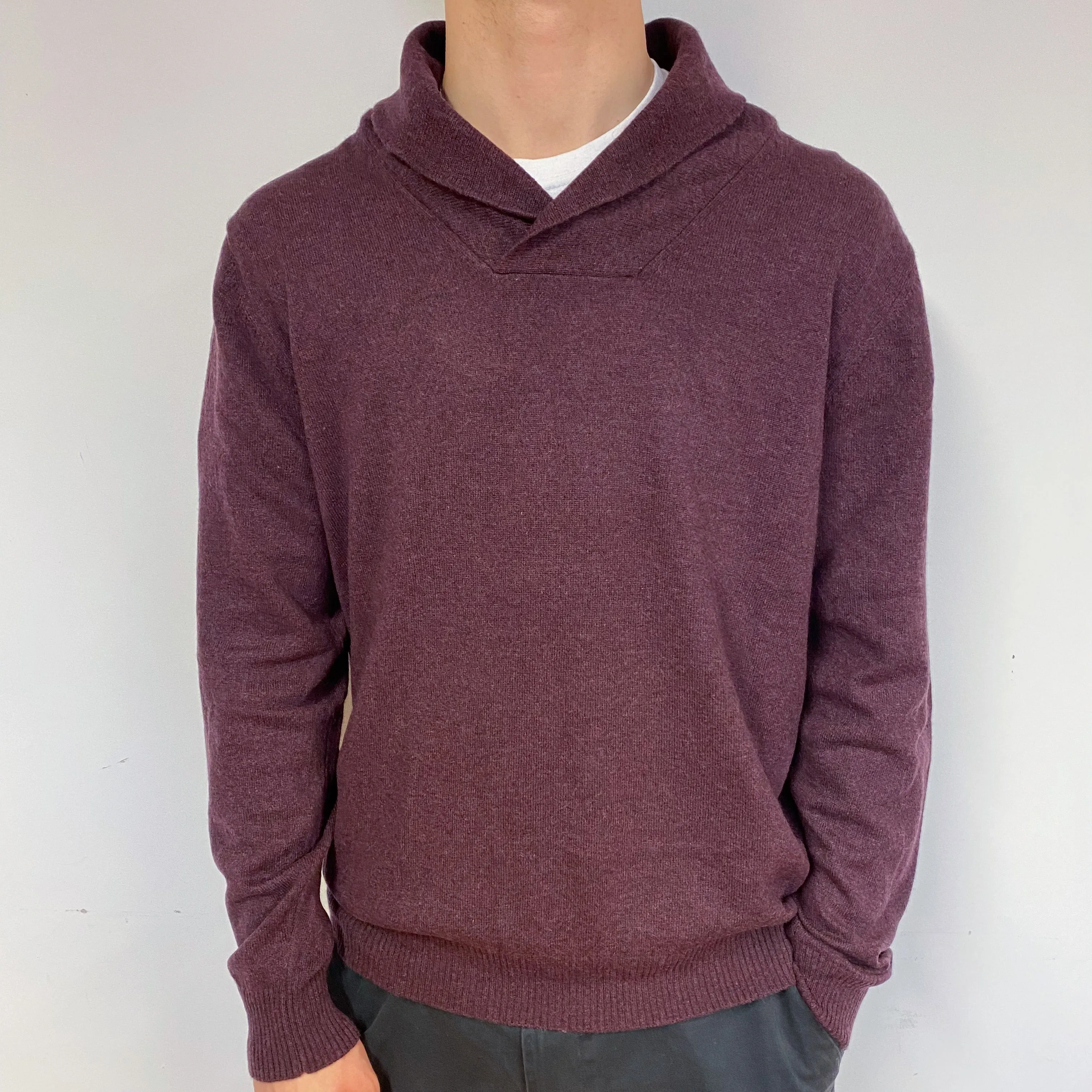 Men's Mulberry Purple Cashmere V-Neck Jumper Large