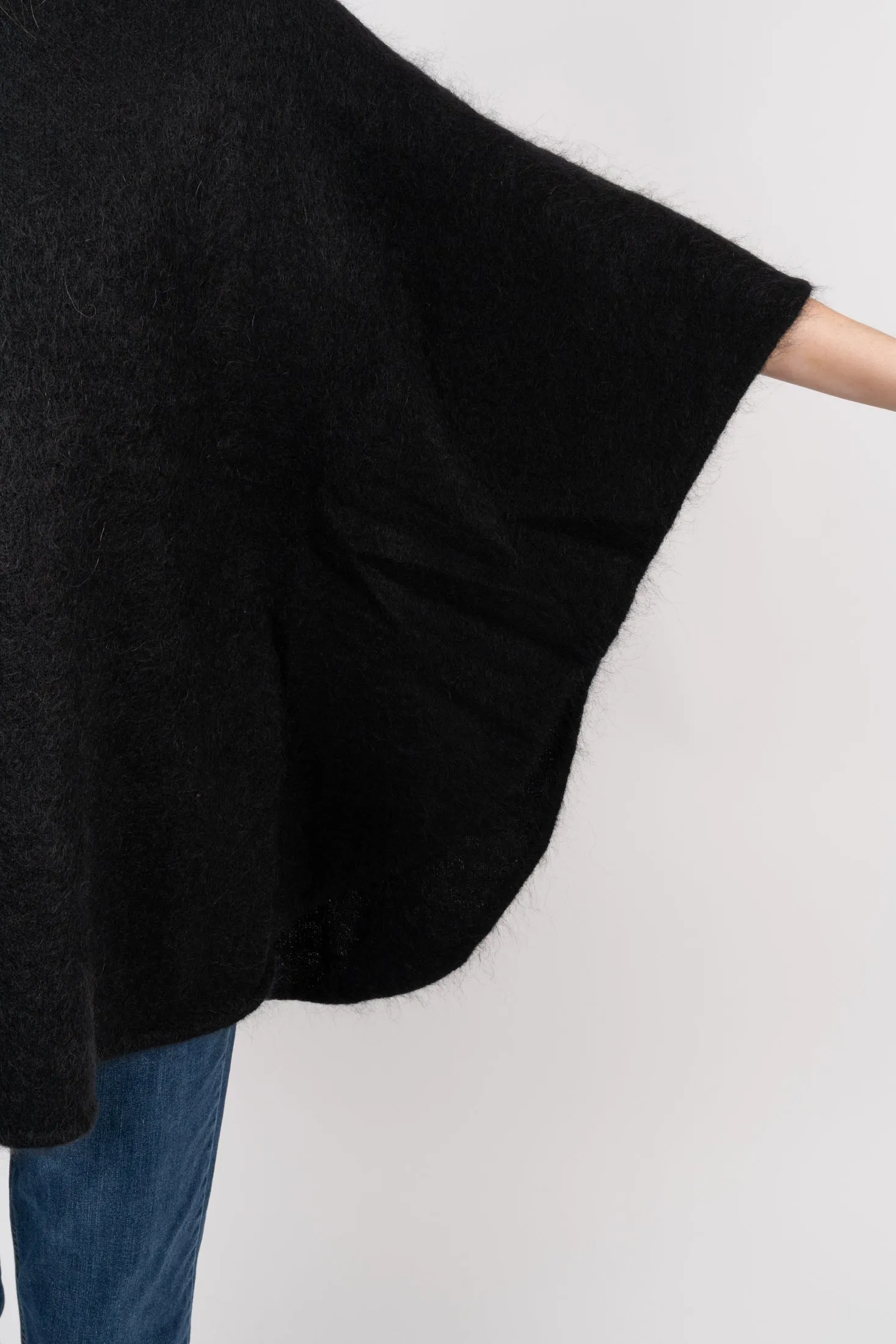 Mohair Demi Curvy Poncho - Black