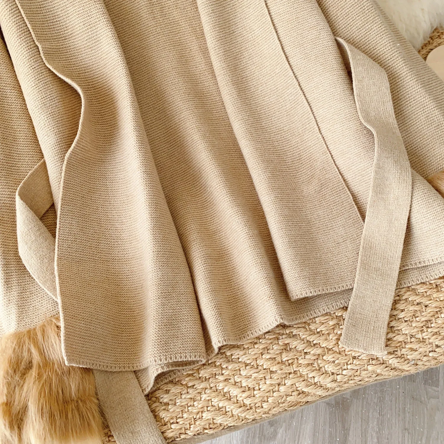 Niche Furry Cuff Lace-up Cardigan