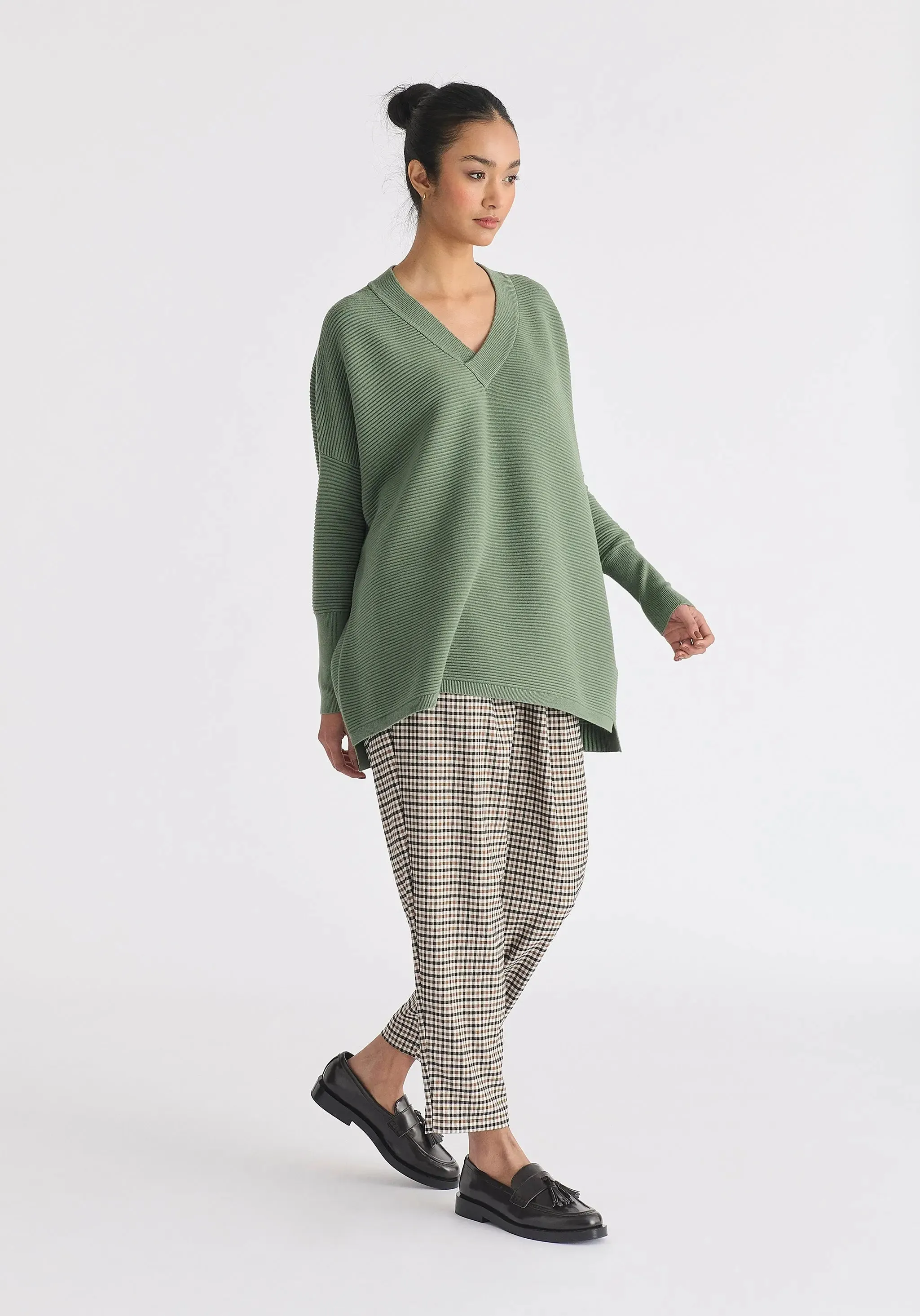 Sage Green V-Neck Ribbed Jumper