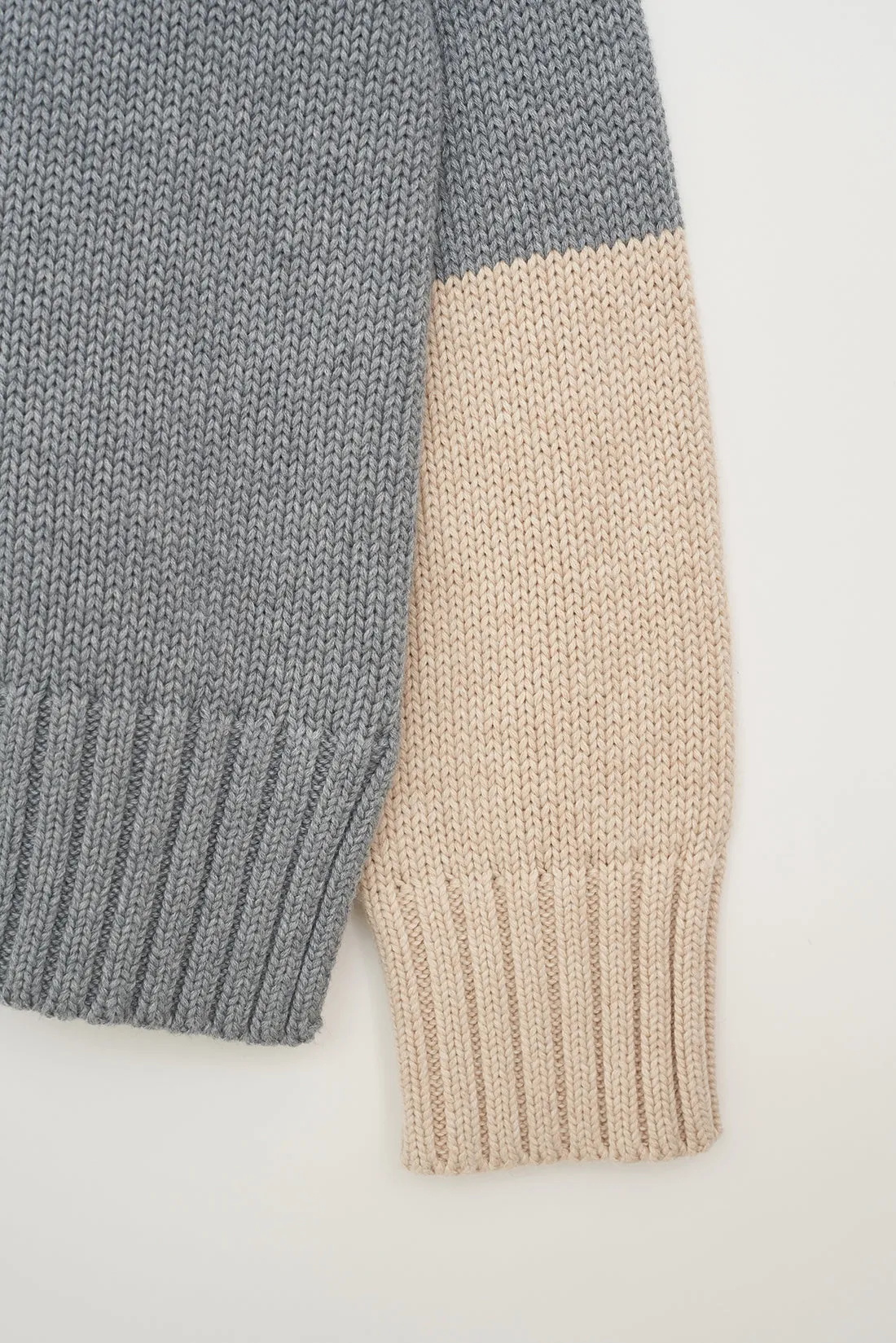 Tanta HAU Sweater- Grey